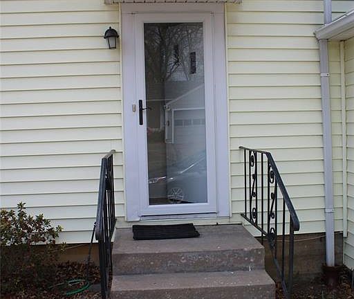 2nd image of 1601 S Dewey Ave