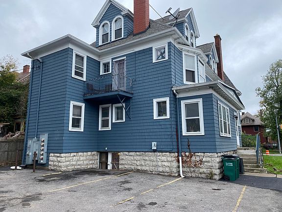2nd image of 567 Lafayette Ave