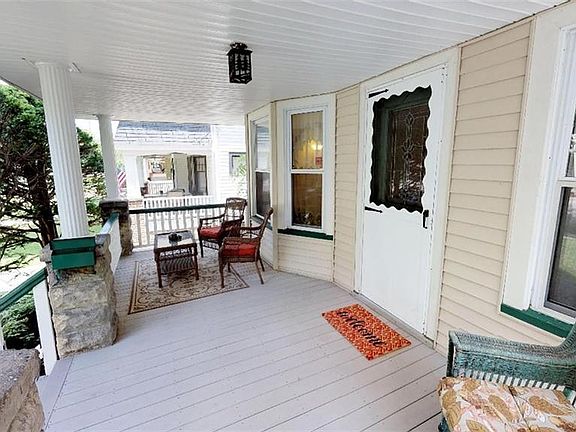 3rd image of 1363 Belle Ave