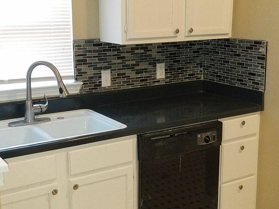 2nd image of 5722 1/2 Vickery Blvd #5722-1/2