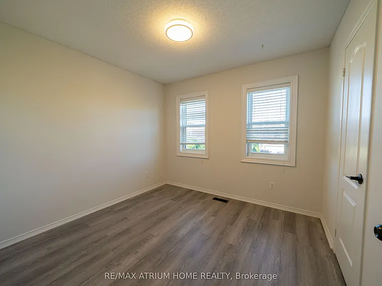 179 Elena Cres — Photo 7