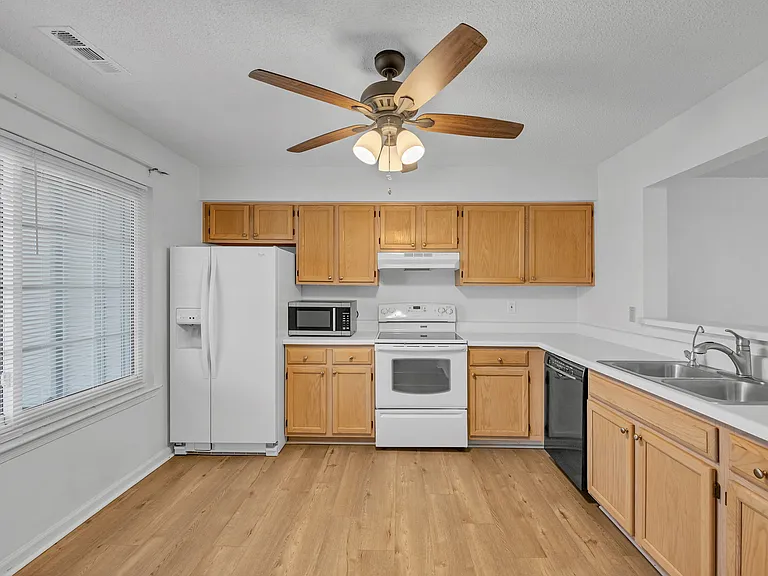 719 Brisa Ct — Photo 5
