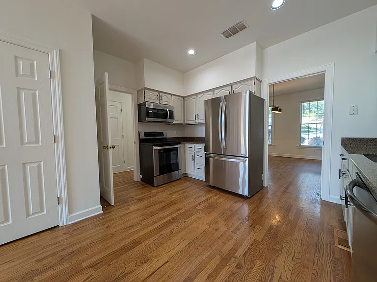 407 Clairton Ct #1 — Photo 10