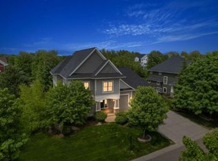 2451 Fieldstone Curv, Woodbury, MN 55129