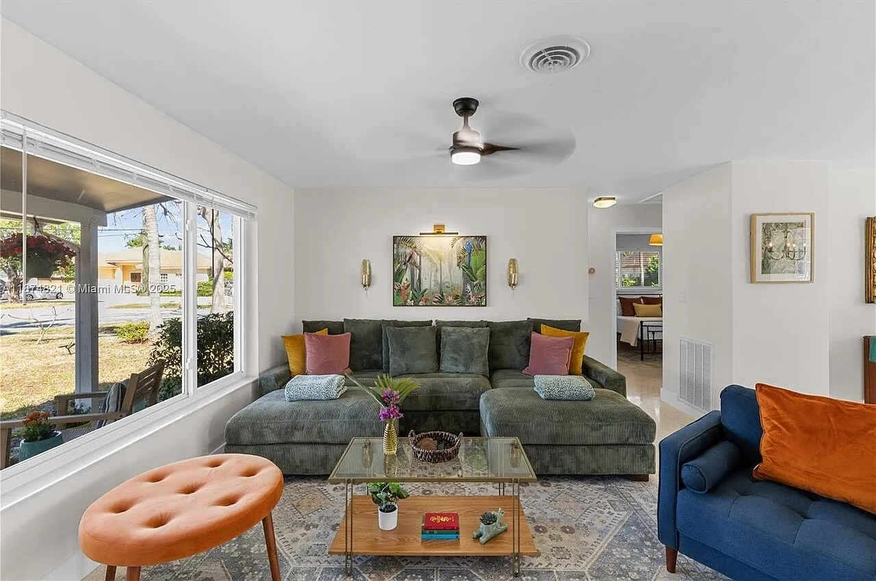 4 bed, 2.0 bath, 1730 sqft, $6,000 — Photo 3