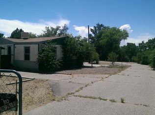 33 La Entrada Rd, Los Lunas, NM 87031