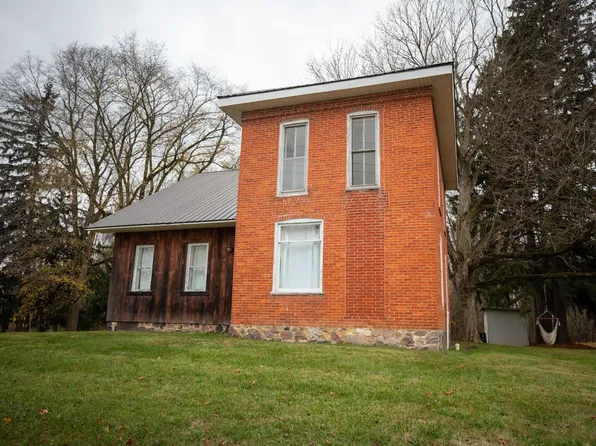 805 N Jefferson St, Silver Lake, IN 46982