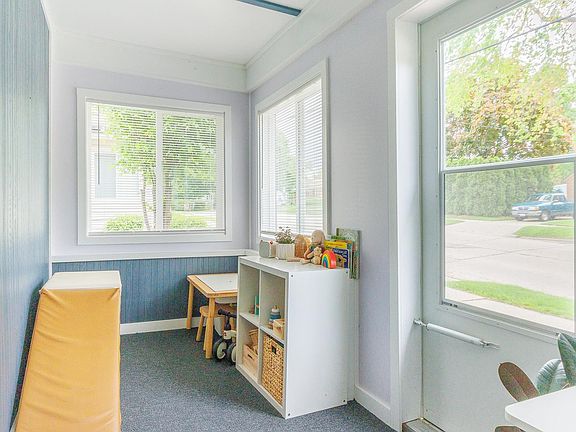 4th image of 318 W Burnett St