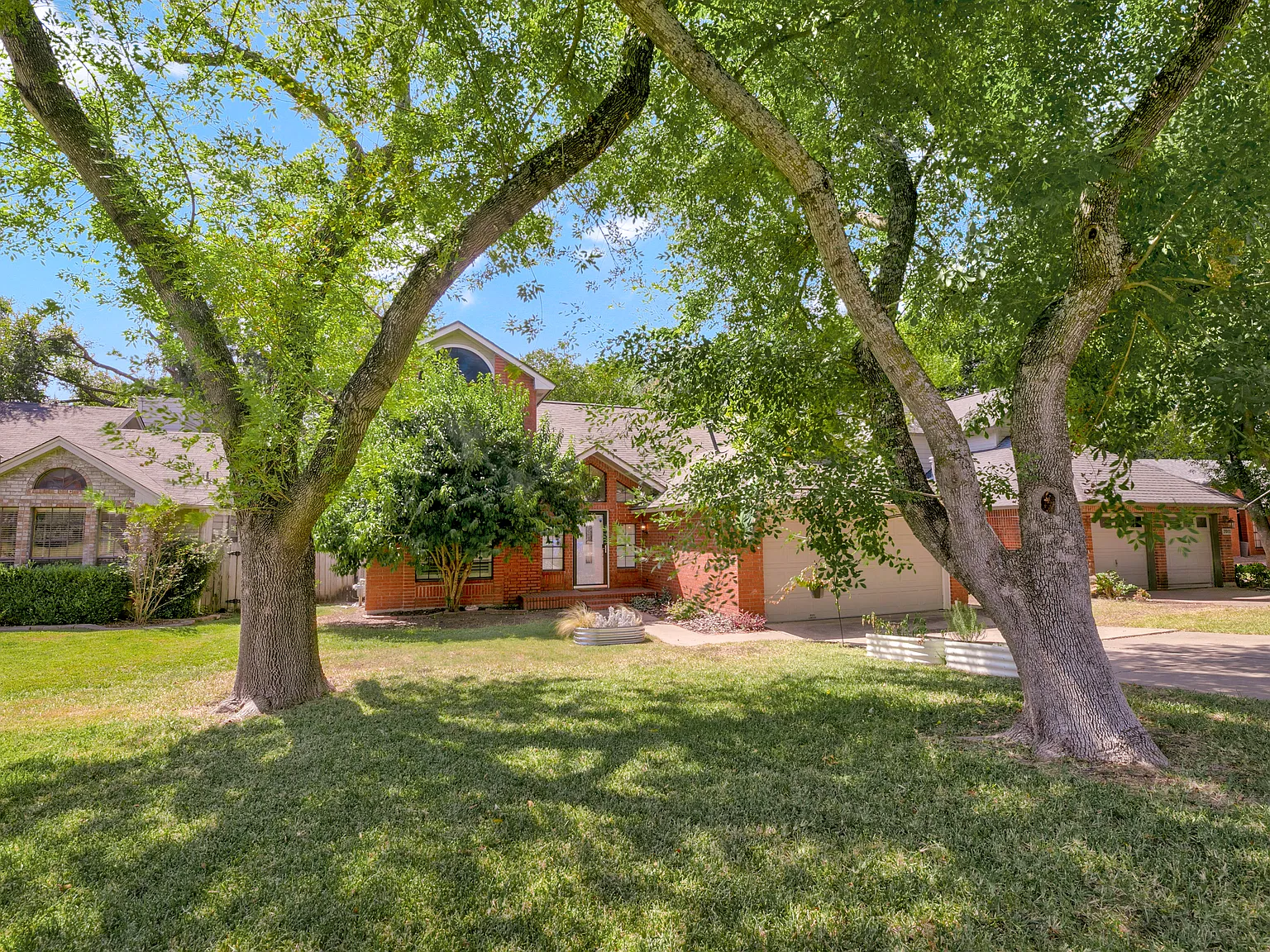 3 bed, 1395 sqft, $2,095 — Photo 4
