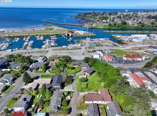 Crestline Loop, Brookings, OR 97415