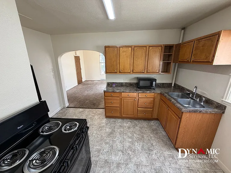 215 S Duluth Ave — Photo 7
