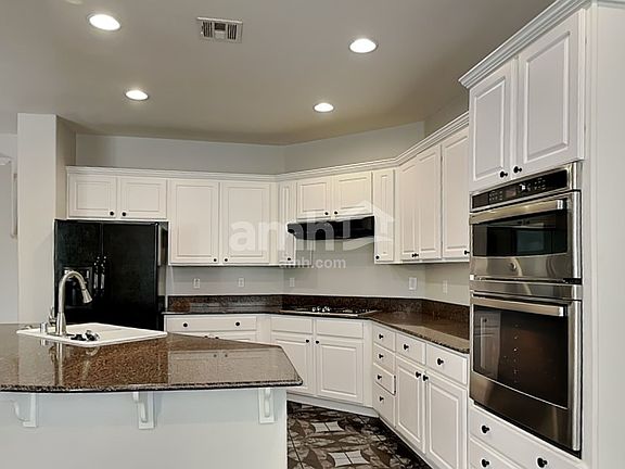 3rd image of 9028 Wolf Dancer Ave