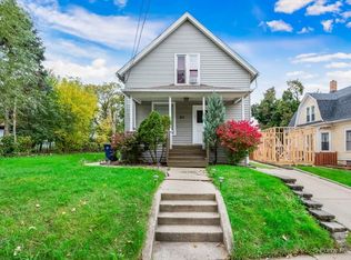 312 Healy St, Elgin, IL 60120