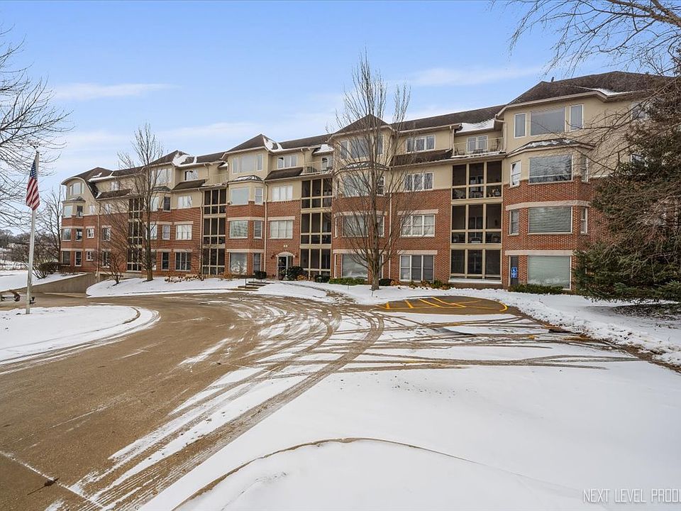 1st image of 100 N River Ln Unit 203