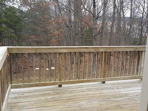 4th image of 101 Cheshire Ct