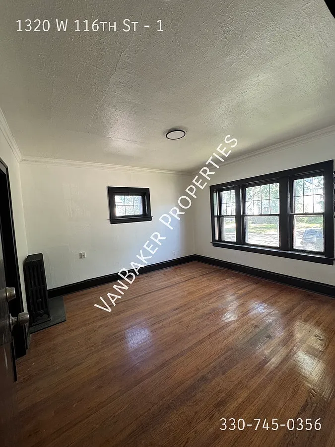1320 W 116th St — Photo 3