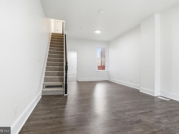 4th image of 112 Coral St