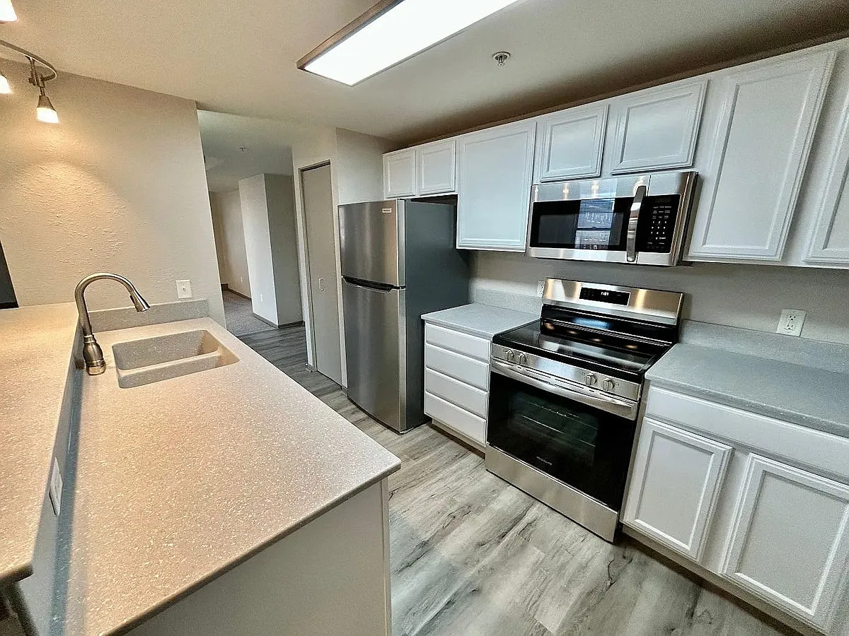 Drake Court — Photo 1