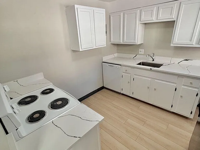 2347 S Race St — Photo 6