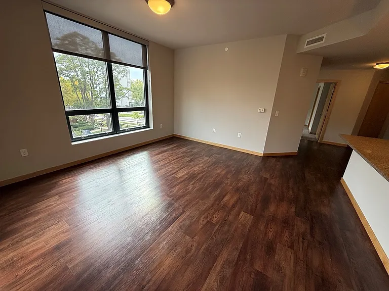 Venture Luxury High Rise — Photo 169