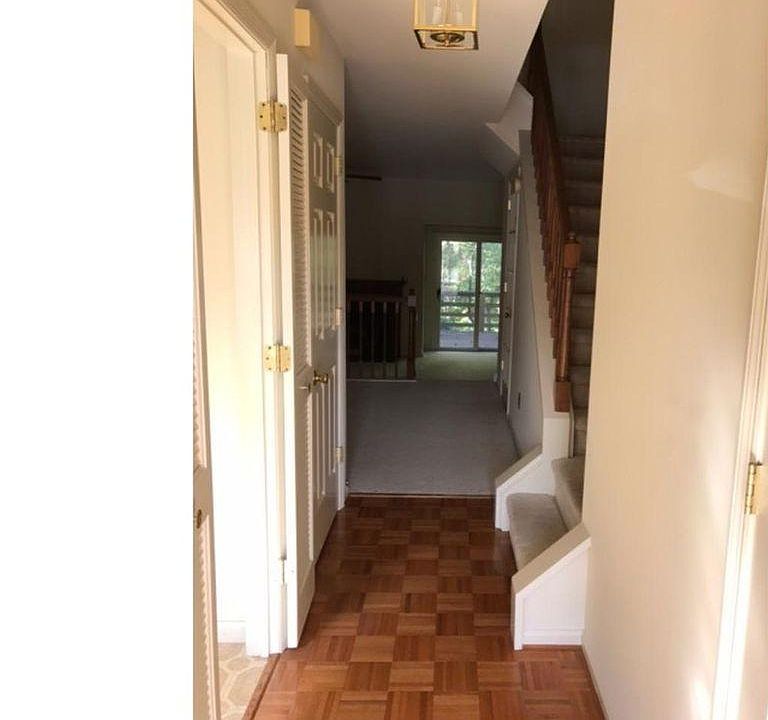 2nd image of 858 Stockbridge Dr