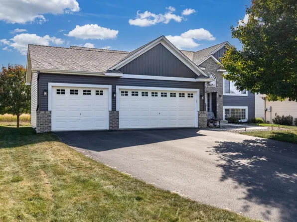 985 Cobblestone Ln, Belle Plaine, MN 56011