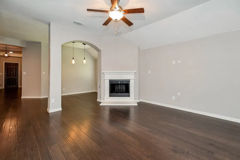 5 bed, 3.0 bath, 2199 sqft, $2,585 — Photo 3