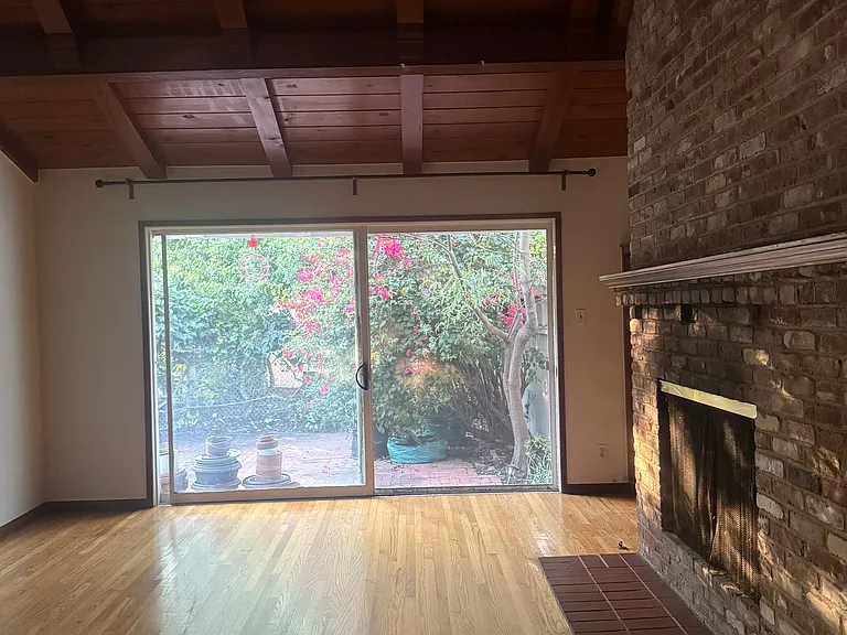 Coldwater Canyon Ave — Photo 13