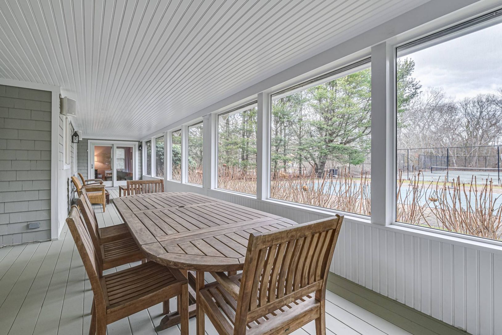  screened porch