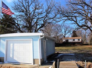 504 Inlet Shore Dr, Delavan, WI 53115