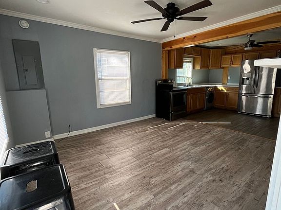 4th image of 2635 Royal St