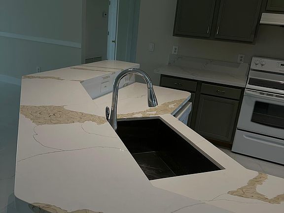 5th image of 2198 SW Cameo Blvd