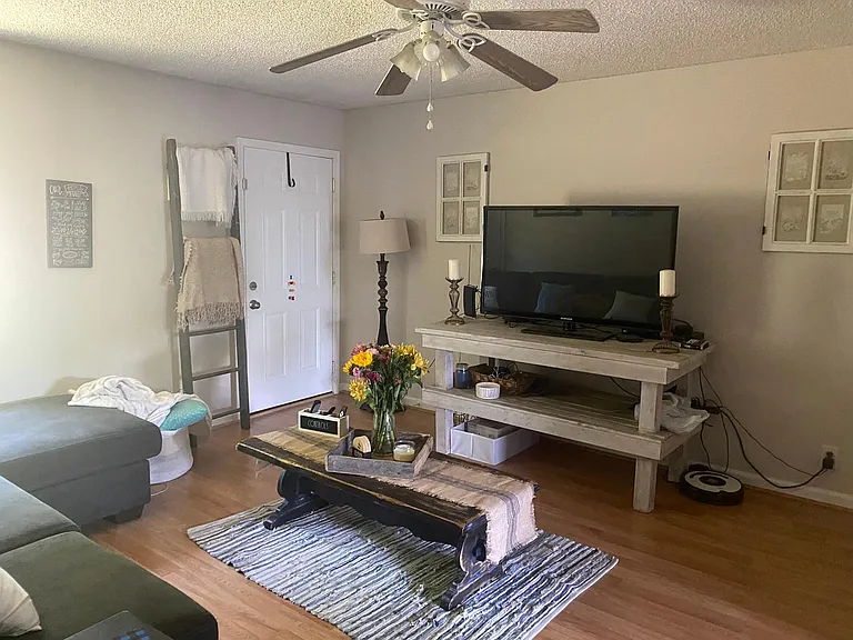 545 Moncrief Ave #B — Photo 11
