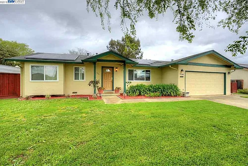 7798 Inverness Dr Photo 1