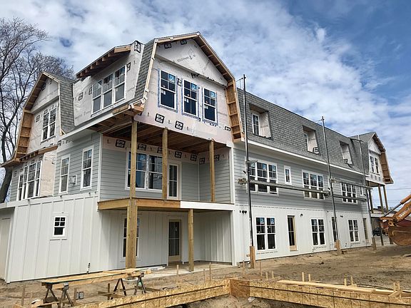 3rd image of 120 N Barton St #4