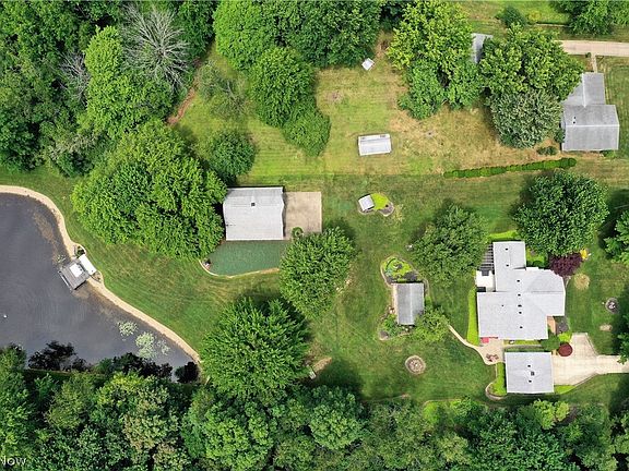 2nd image of 402 Broadview Rd