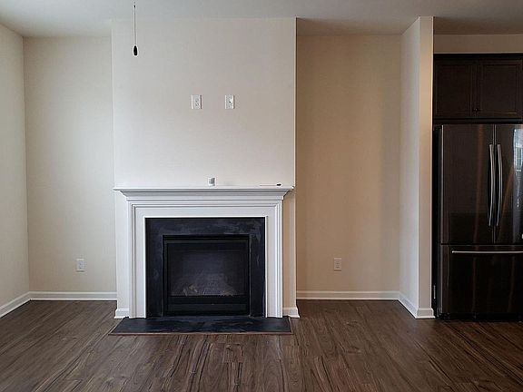 4th image of 8517 Sharonbrook Dr