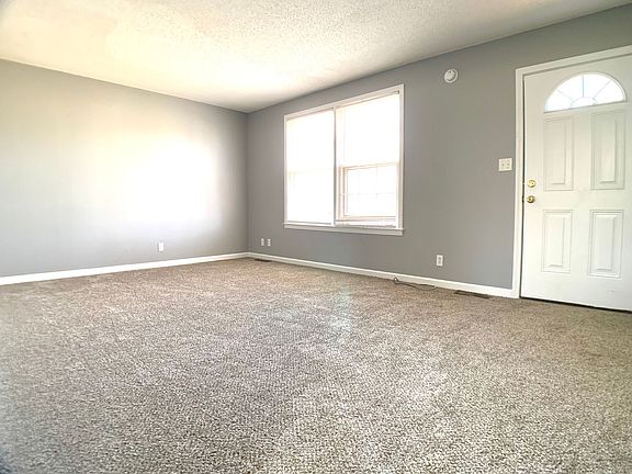3rd image of 316 Bancroft Ct