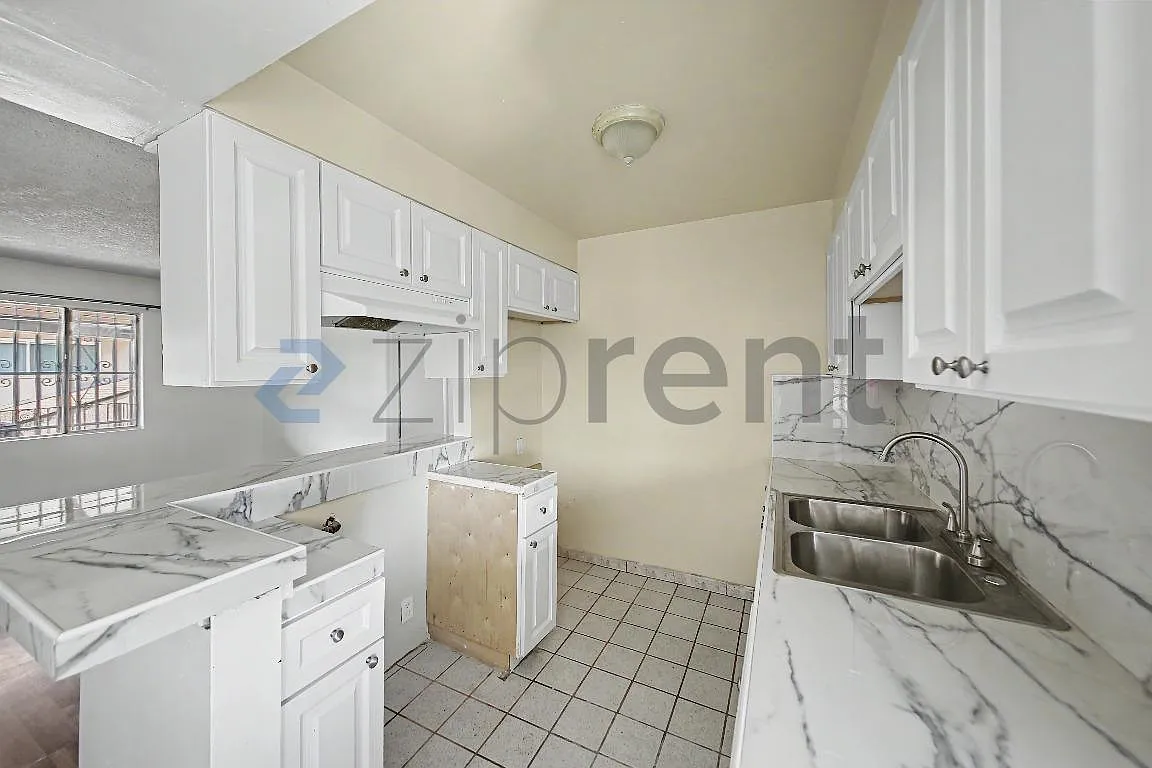 2 bed, 800 sqft, $2,500 — Photo 4
