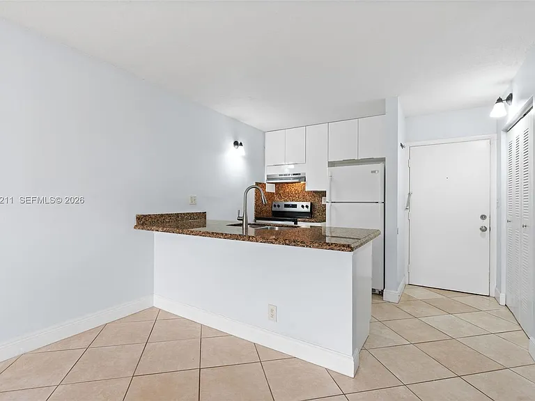 2771 Riverside Dr #316-A — Photo 8