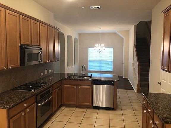 5th image of 11433 Yoakum Dr