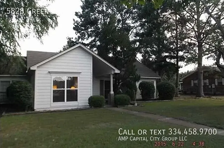 Spacious 5BR/2BA Family Home Pet Friendly with Room for Everyone! — Photo 2