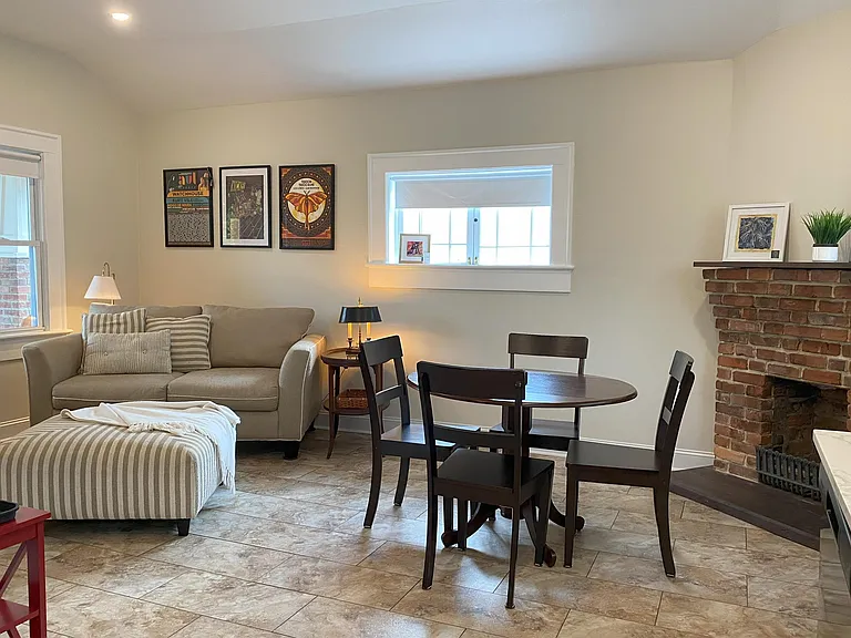 45 N Oaklawn Ave — Photo 2