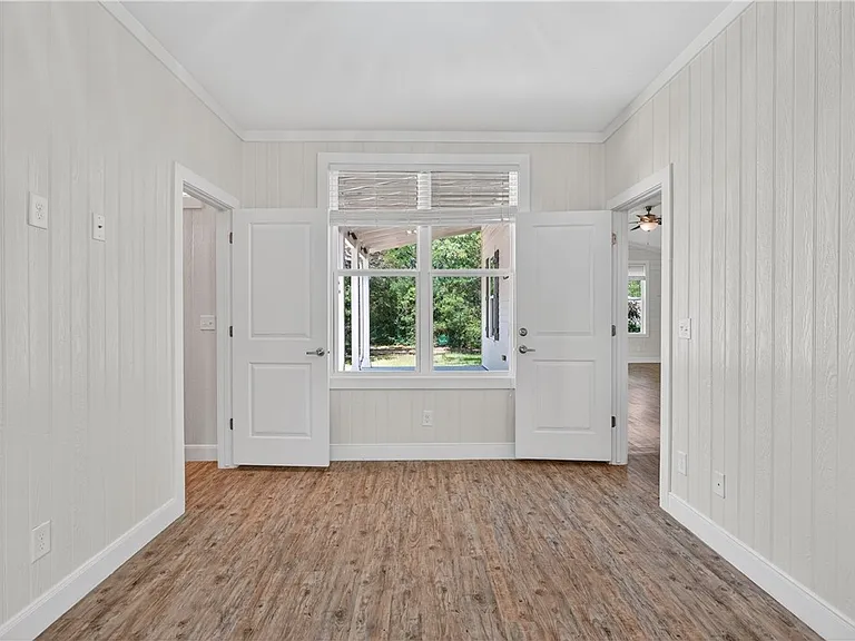 5440 Raymond Stotzer Pkwy — Photo 17