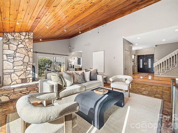 4th image of 5337 Hillingdon Rd