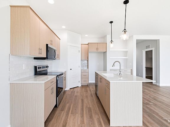 7th image of this home