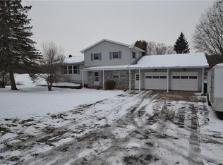 1185 Stafford Rd, Palmyra, NY 14522