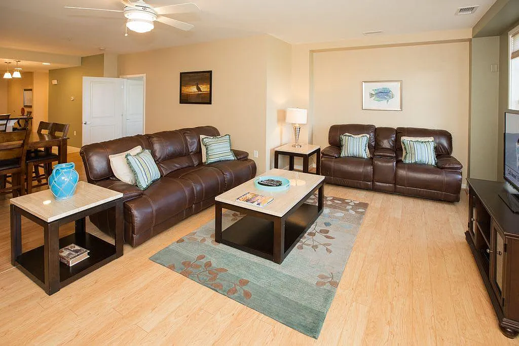2 bed, $2,500 — Photo 4