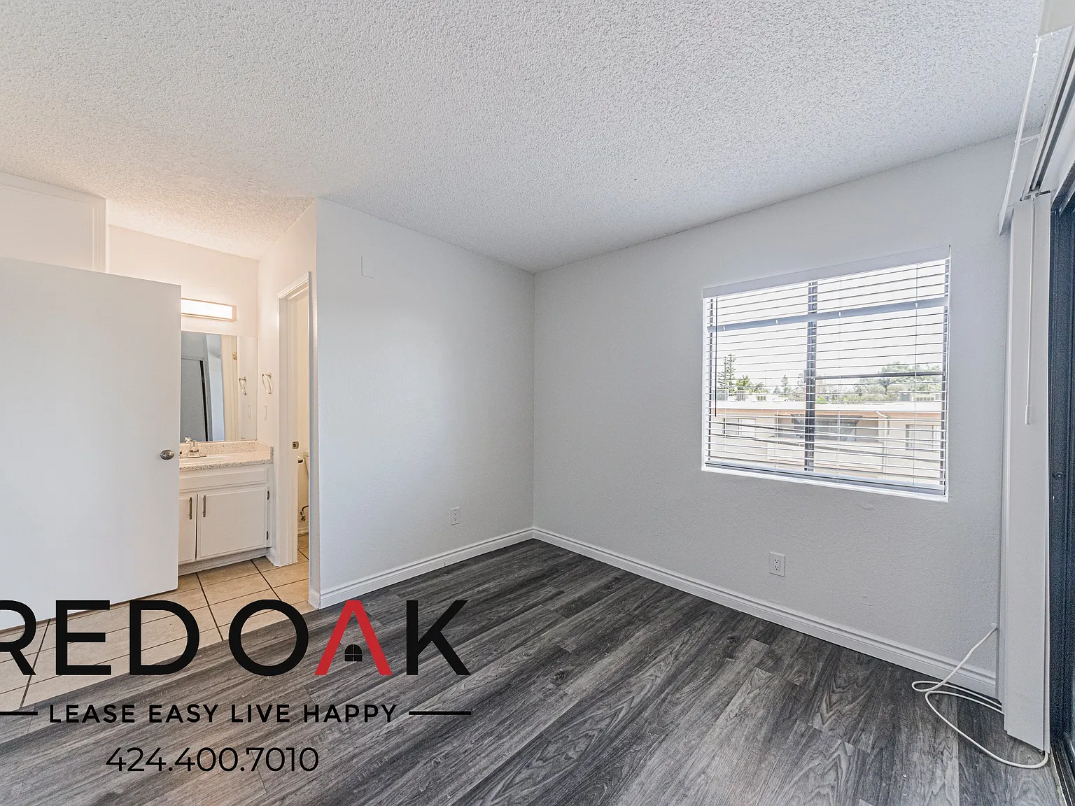 ~Low Deposit Oac~ Polished 1-Bed With Pool And Parking Included ~ In Sylmar! — Photo 3