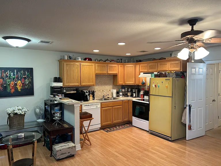 4405 Sinclair Ave #B — Photo 2